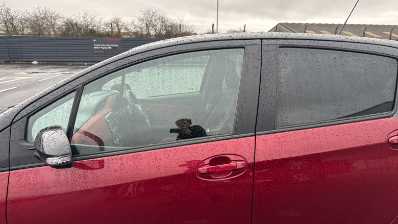 Toyota Yaris 1.5 VVT-i Blue Bi-tone 5dr Petrol Hatchback